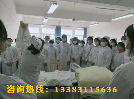 石家庄冀联医学院护士实训课.jpg 石家庄冀联医学院护士实训课.jpg
