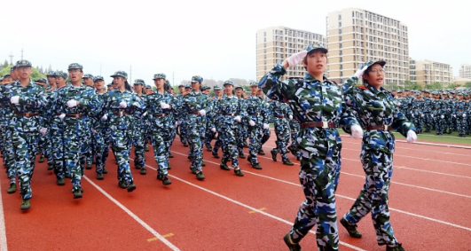 石家庄冀联医学院军训.png