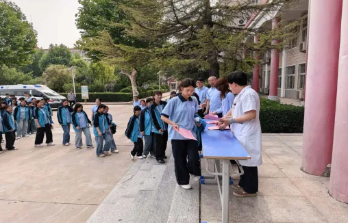 石家庄冀联医学中等专业学校开展安全生产月咨询日应急宣教演练活动
