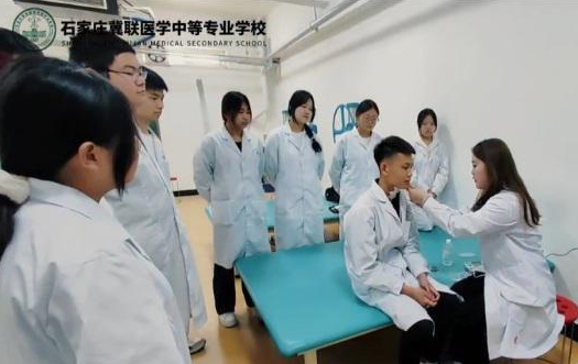 中医康复技术 VS 中医护理，到底选哪个？中考学医择校别选错